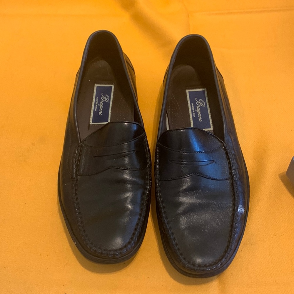 Bragano men’s 8.5 black leather loafers